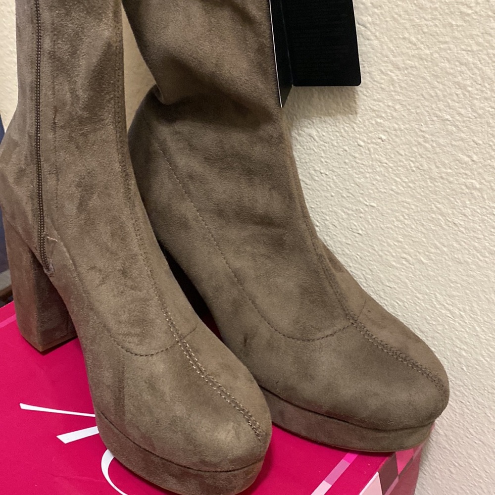 Forever 21 Knee High Boots - Picture 5 of 7